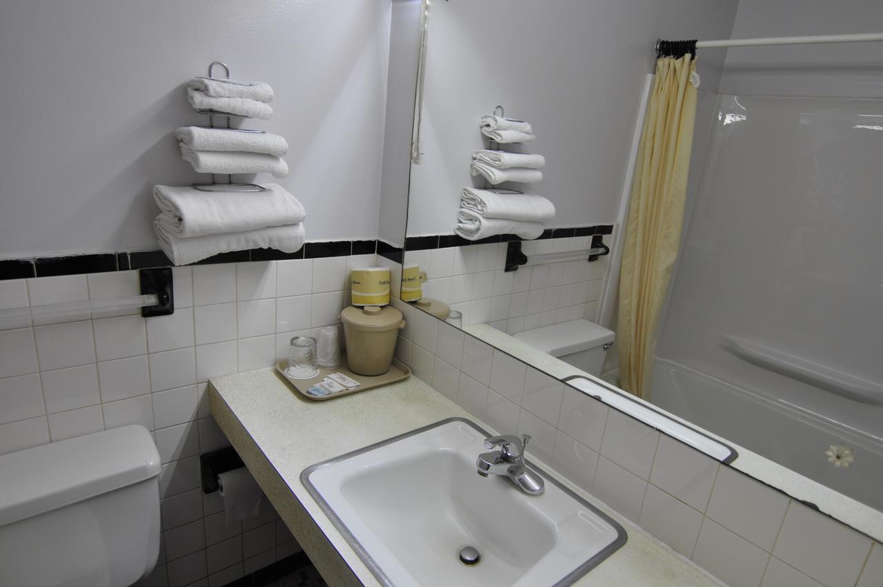 Budget Inn Near Westrock Covington Extérieur photo
